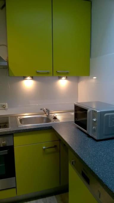Toll Apartment Mit Privatem Eingang Free Parking Slbst Check-In Netflix 30 Zone Ruhig 杜伊斯堡 外观 照片
