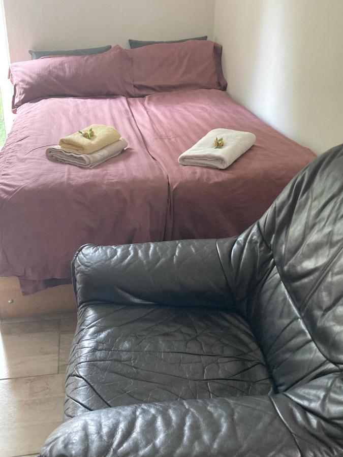 Toll Apartment Mit Privatem Eingang Free Parking Slbst Check-In Netflix 30 Zone Ruhig 杜伊斯堡 外观 照片