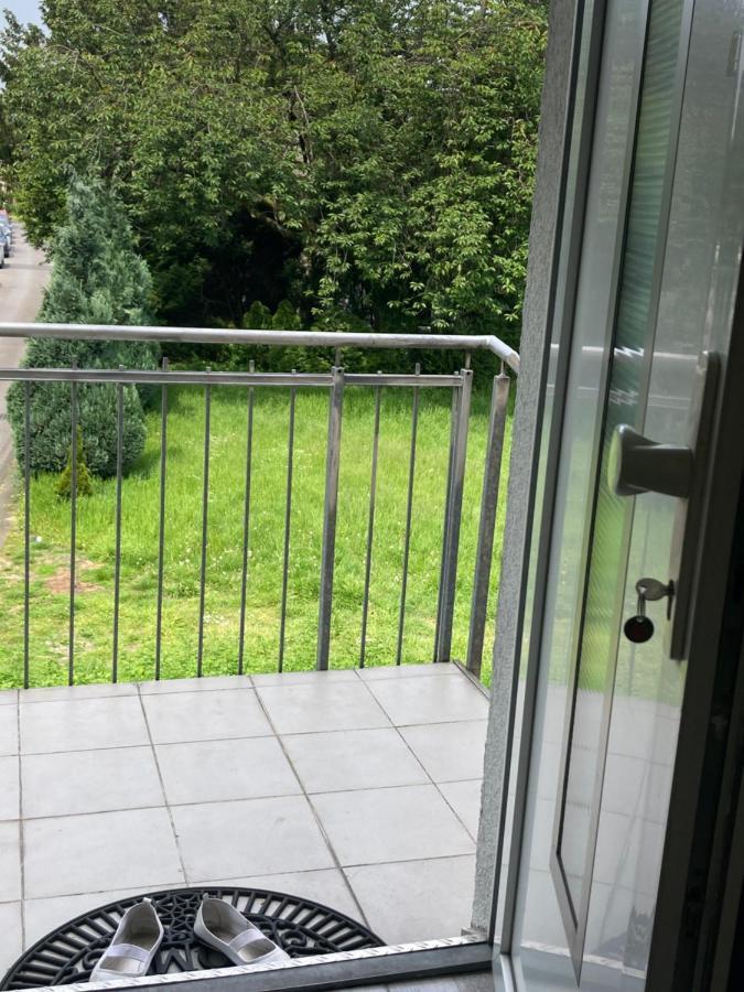 Toll Apartment Mit Privatem Eingang Free Parking Slbst Check-In Netflix 30 Zone Ruhig 杜伊斯堡 外观 照片